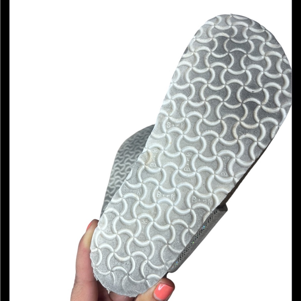 Birkenstock Girls size 33 Holgraphic Thong Slip On Hard Bottom - Picture 6 of 9